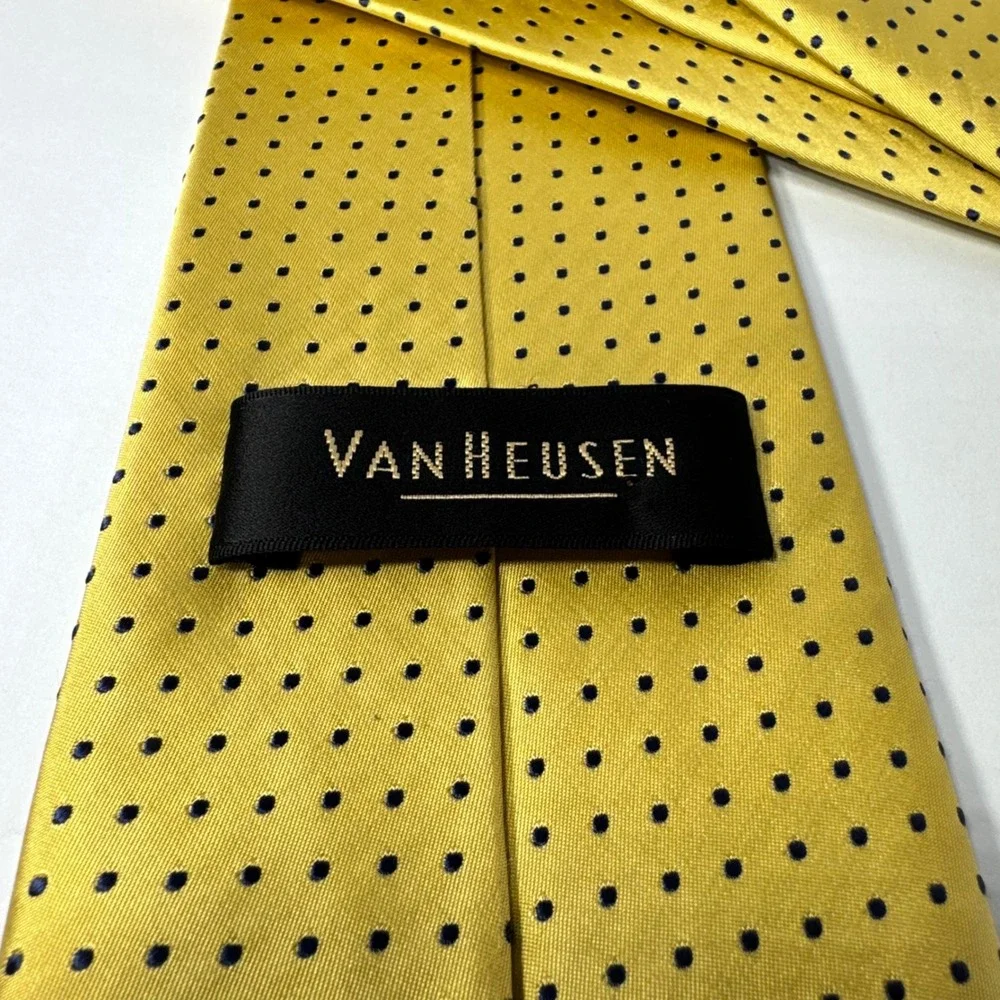 Van Heusen Men's Yellow Silk Polka Dot‎ Necktie Navy Blue Dots Stain Resistant
